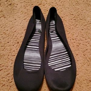 NWOT. size 8 flats